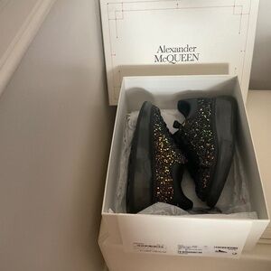 Alexander McQueen 5.5 black glitter